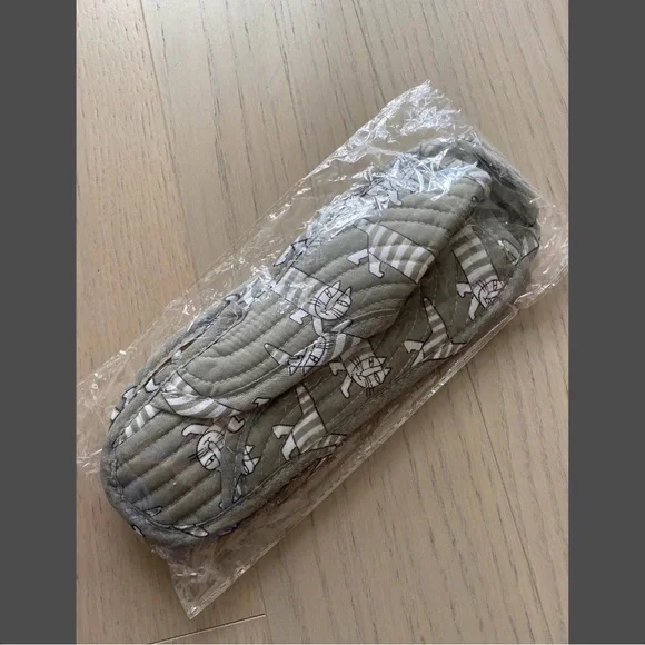 Floral and Patterned Women's Slippers - Picture 3 of 9